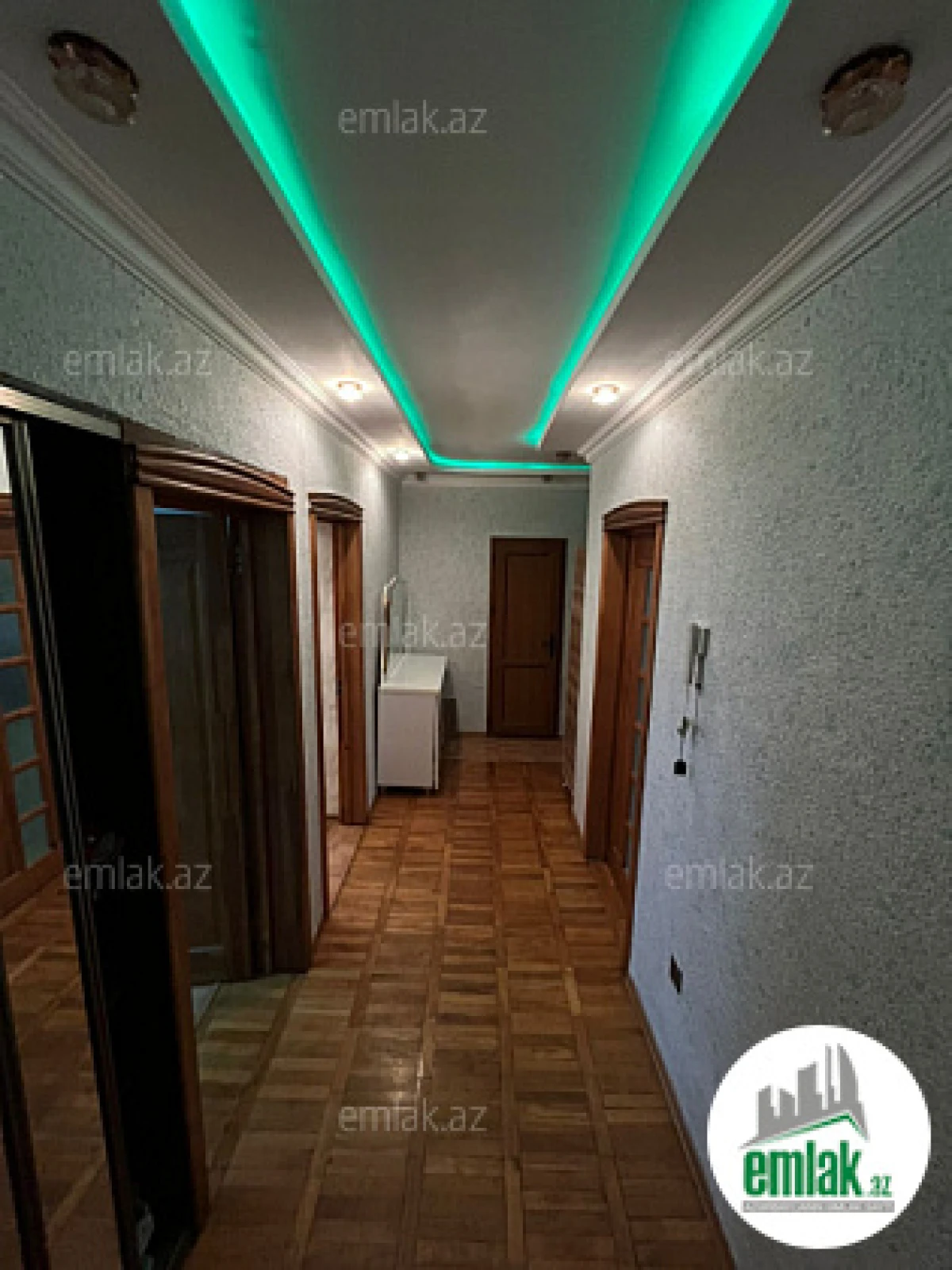Satılır 3 otaqlı köhnə tikili 90 m²