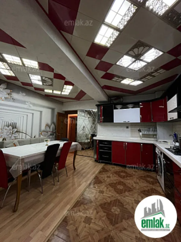 Satılır 3 otaqlı köhnə tikili 90 m²