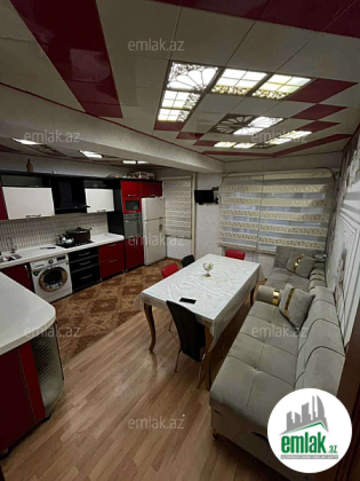 Satılır 3 otaqlı köhnə tikili 90 m²