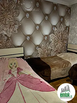 Satılır 3 otaqlı köhnə tikili 90 m²