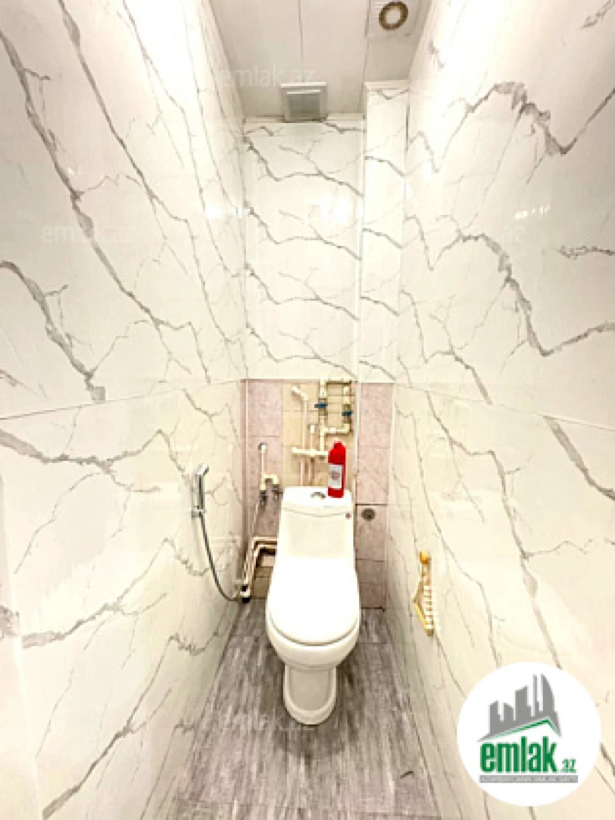 Satılır 2 otaqlı köhnə tikili 70 m²