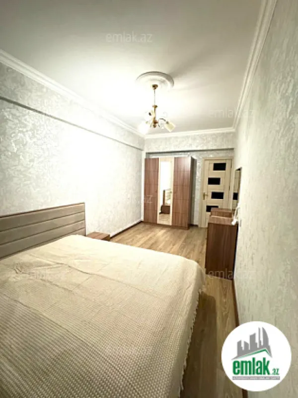 Satılır 2 otaqlı köhnə tikili 70 m²