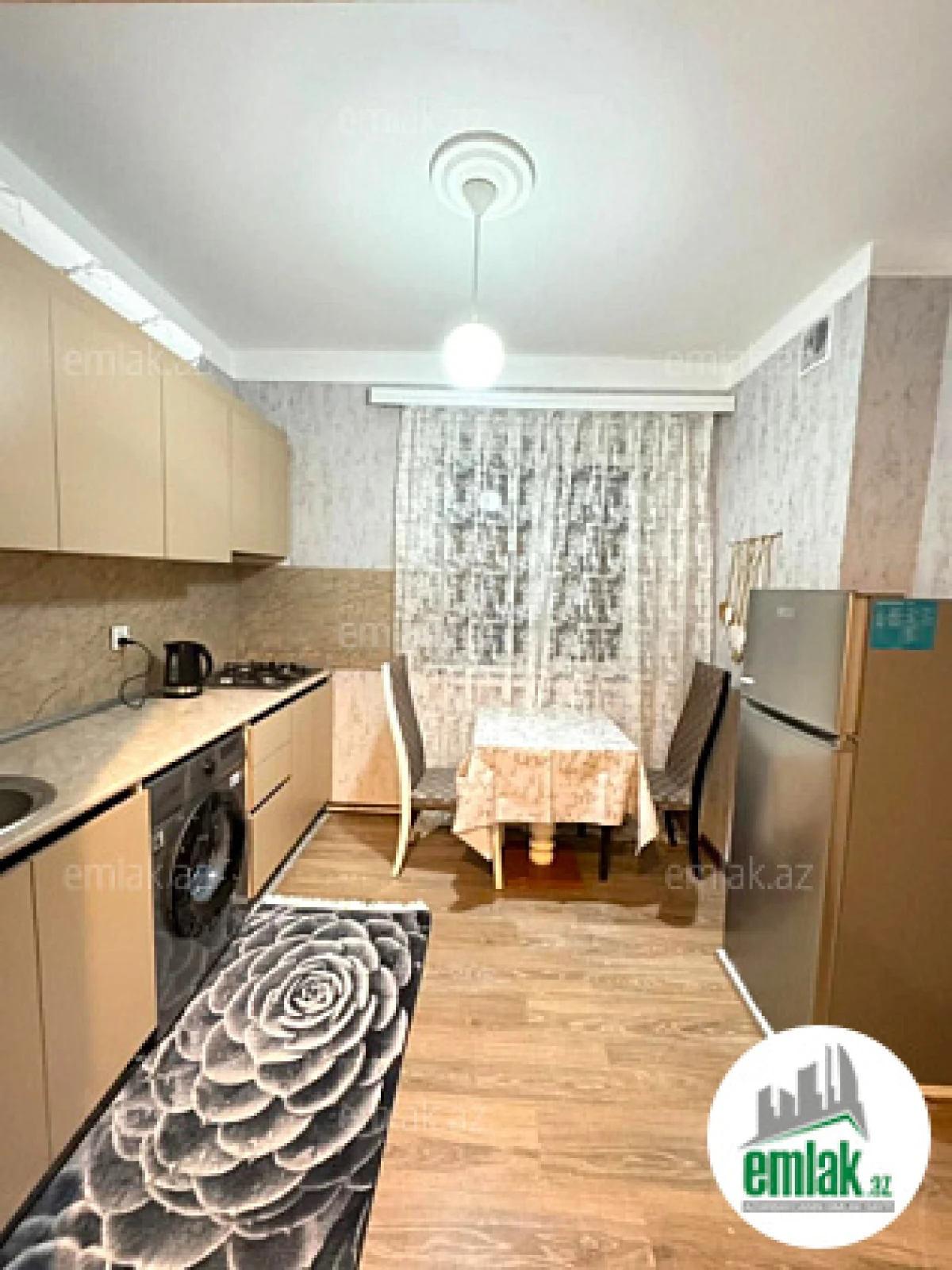 Satılır 2 otaqlı köhnə tikili 70 m²