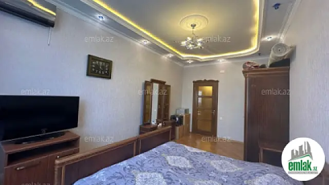 Satılır 3 otaqlı yeni tikili 140 m²