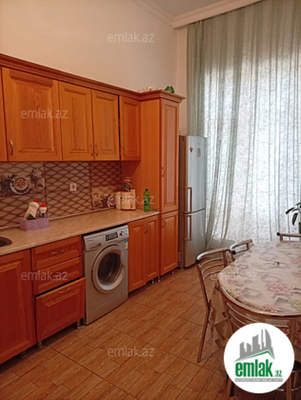 Satılır 6 otaqlı mənzil 400 m²