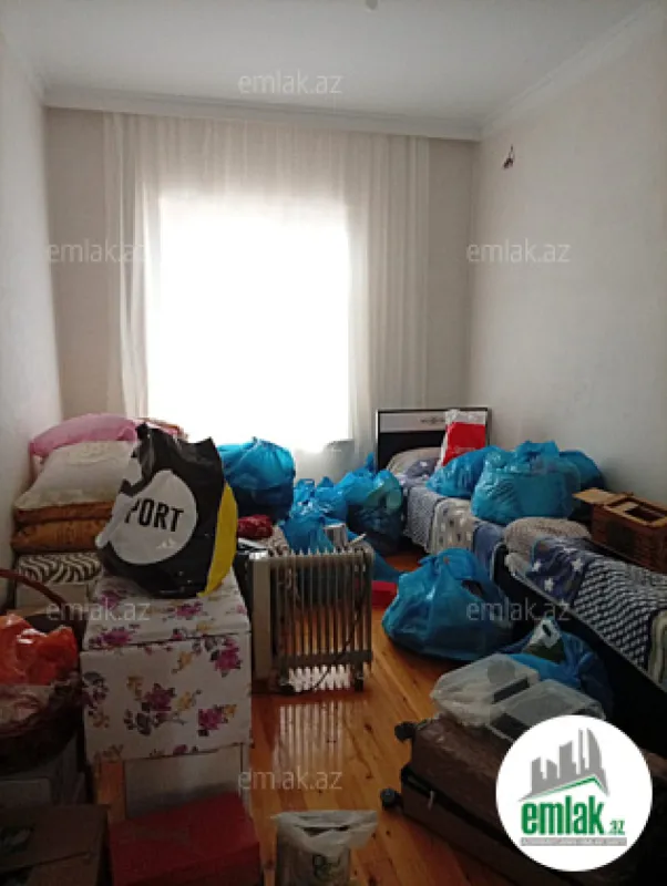 Satılır 6 otaqlı mənzil 400 m²