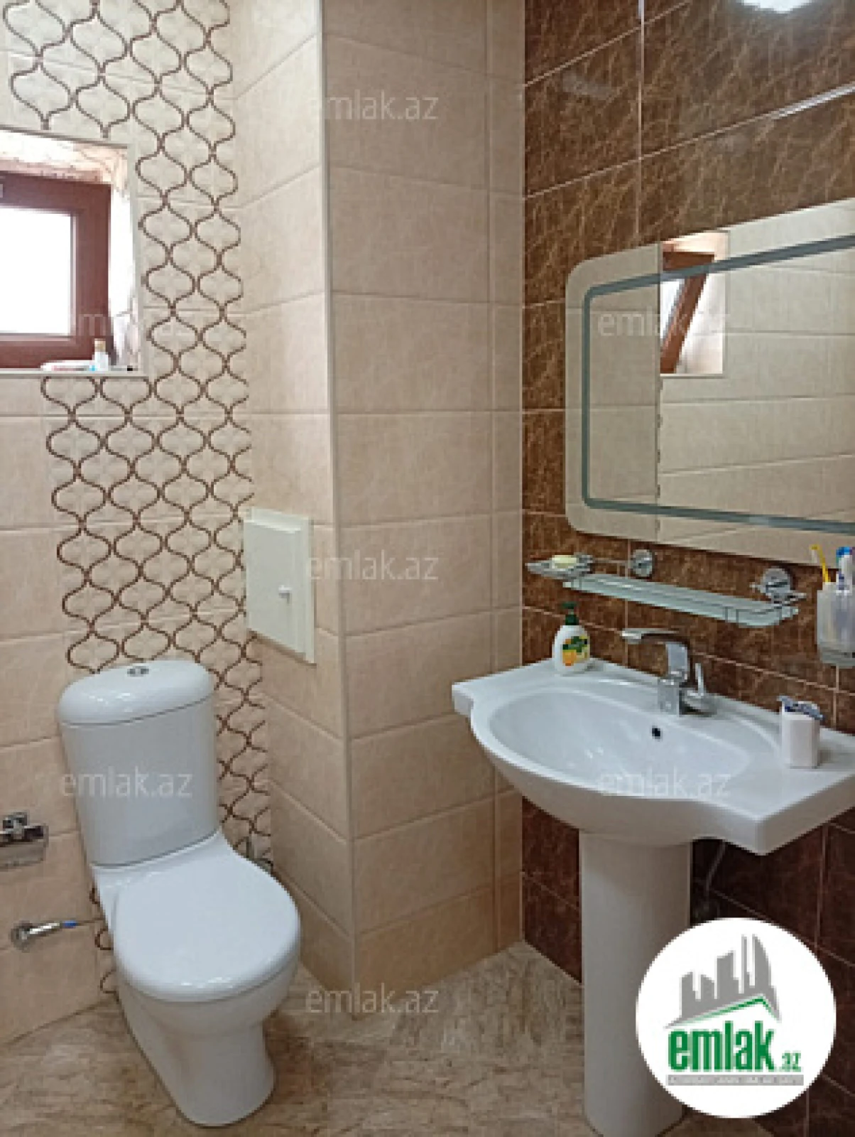 Satılır 6 otaqlı mənzil 400 m²