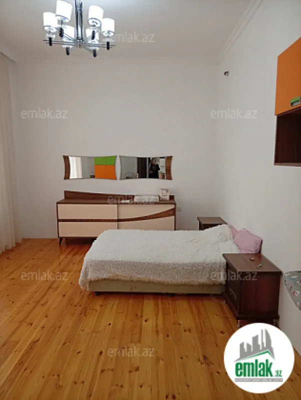 Satılır 6 otaqlı mənzil 400 m²
