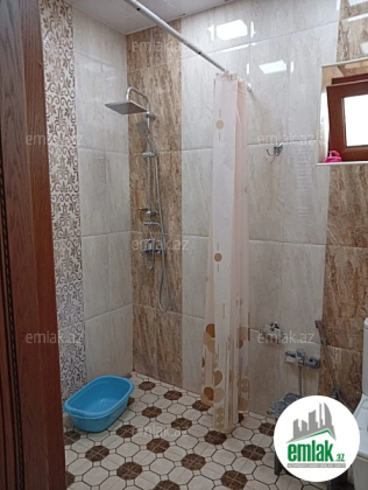 Satılır 6 otaqlı mənzil 400 m²