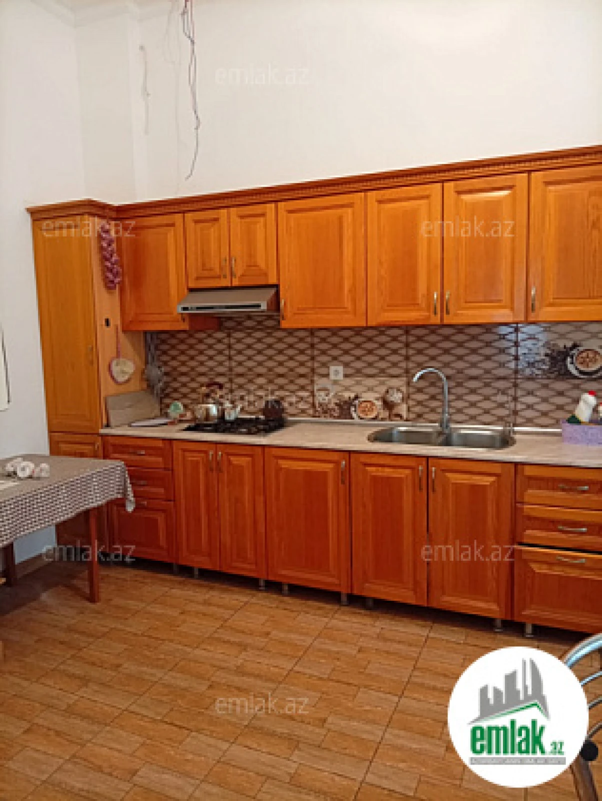 Satılır 6 otaqlı mənzil 400 m²