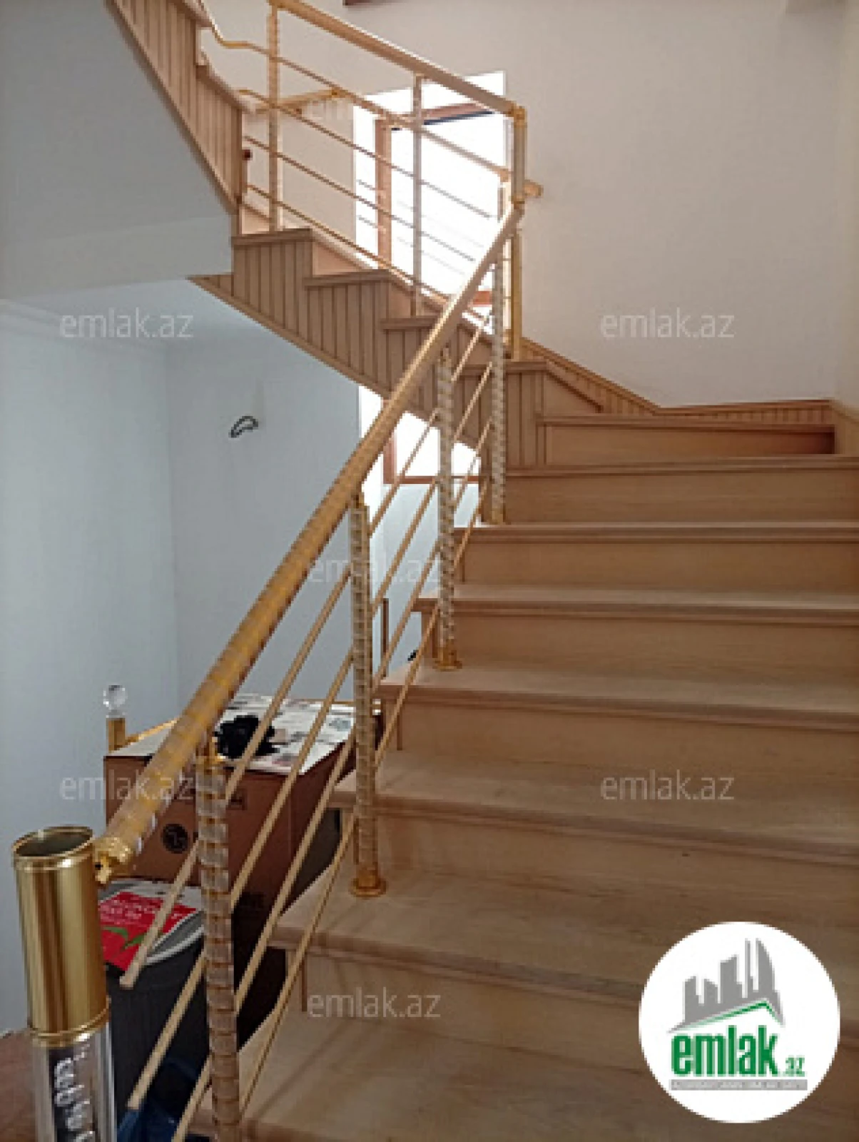 Satılır 6 otaqlı mənzil 400 m²
