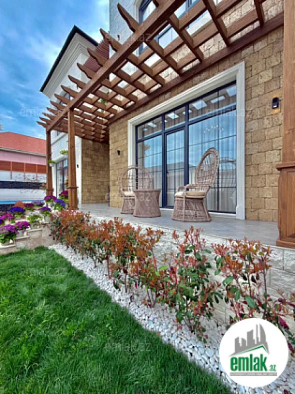 Satılır 6 otaqlı mənzil 400 m²