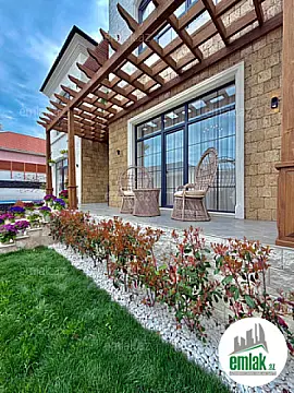 Satılır 6 otaqlı mənzil 400 m²