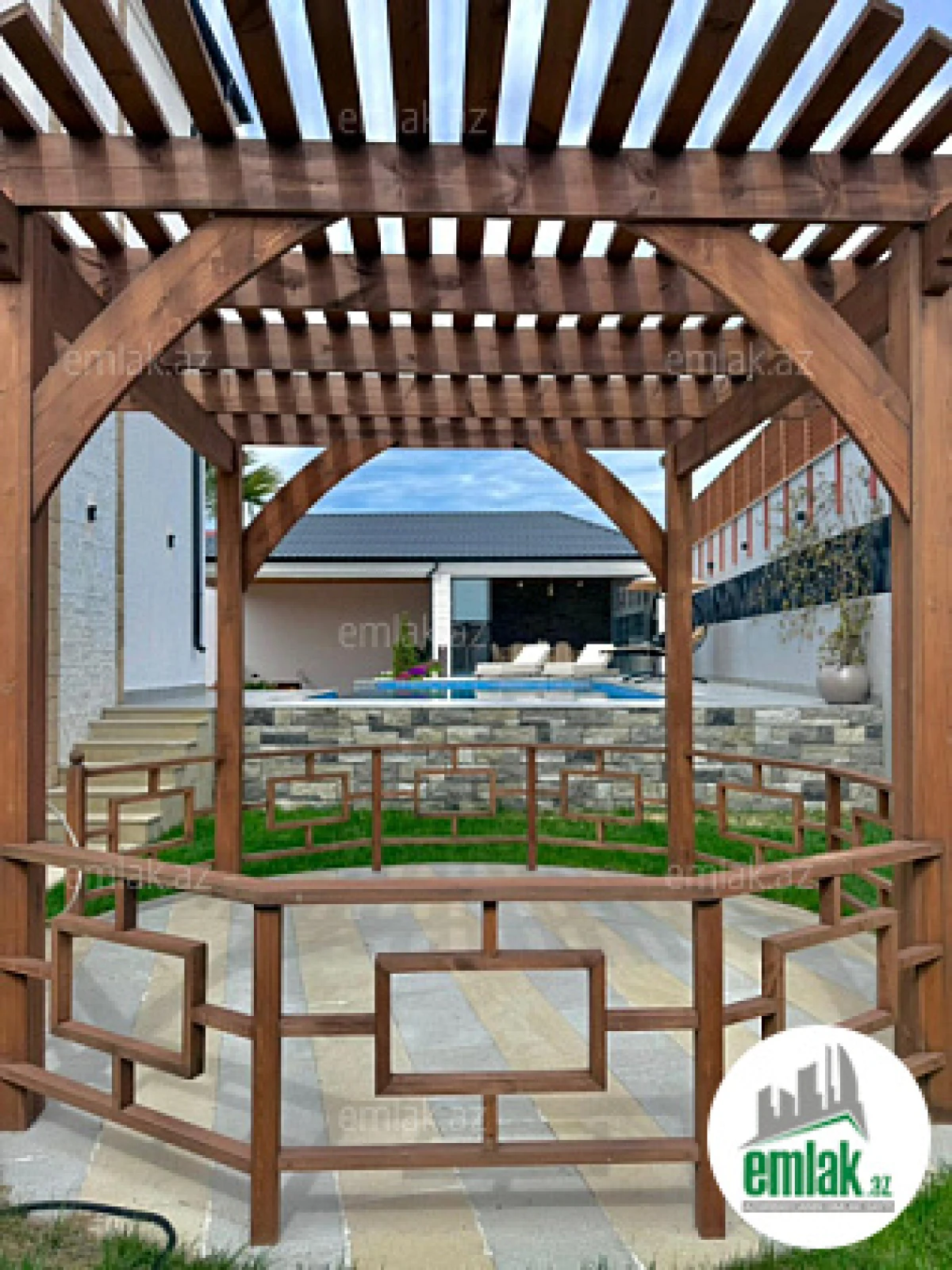 Satılır 6 otaqlı mənzil 400 m²