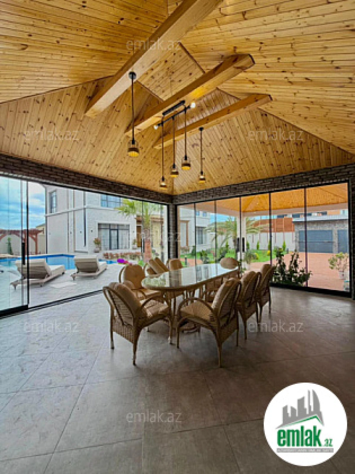 Satılır 6 otaqlı mənzil 400 m²