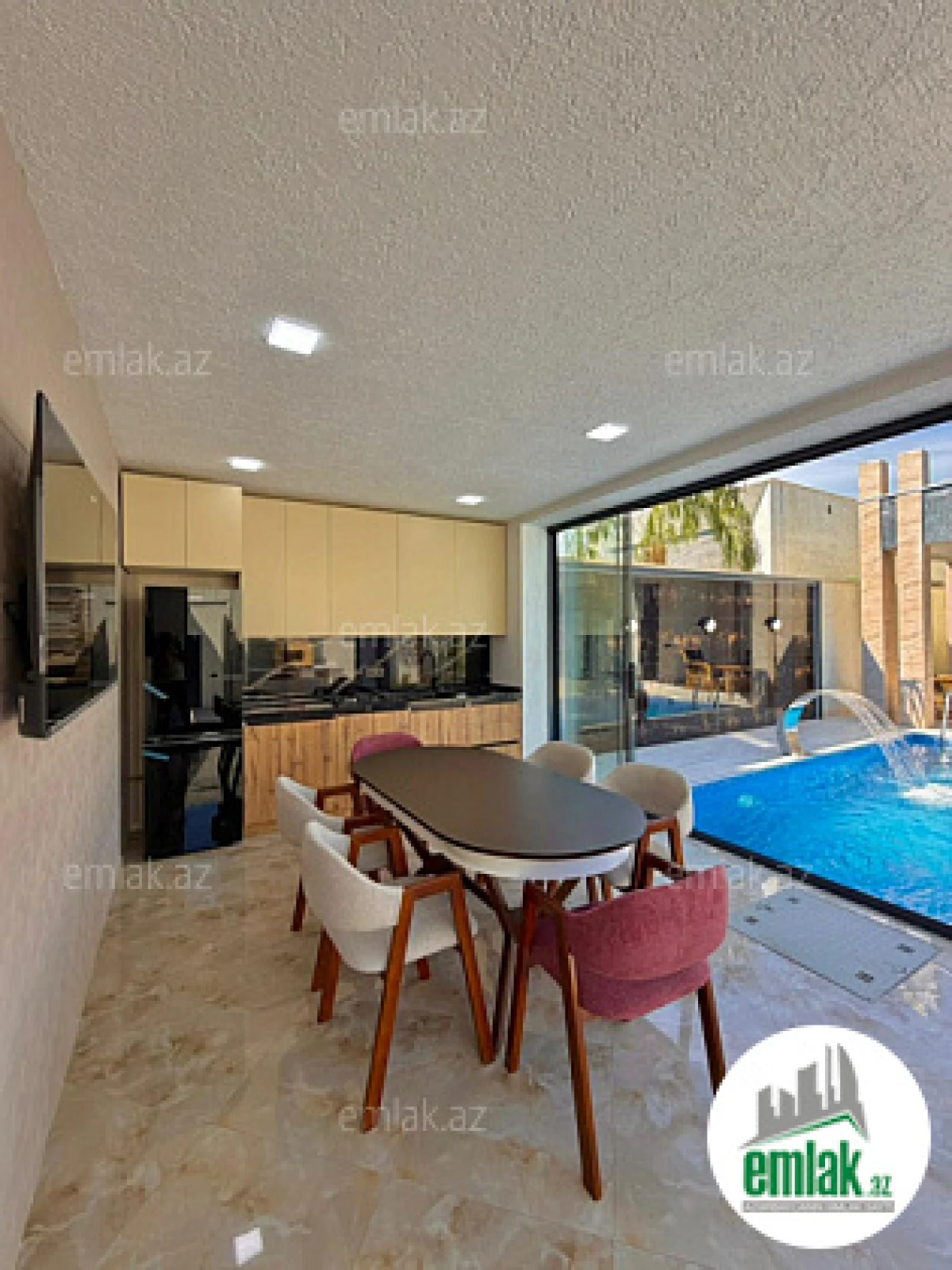 Satılır 4 otaqlı mənzil 170 m²