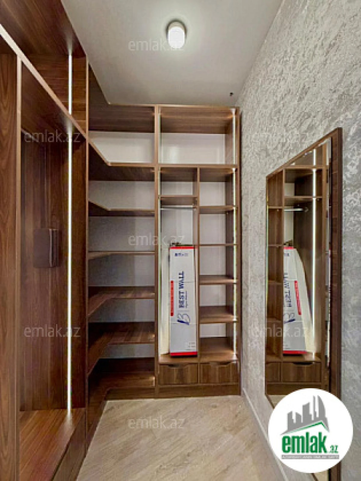 Satılır 4 otaqlı mənzil 170 m²