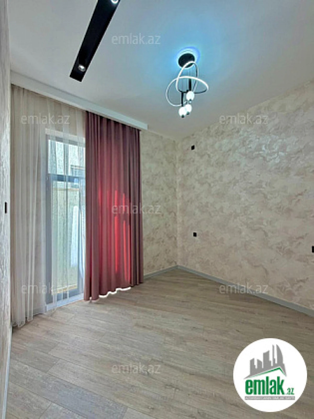 Satılır 4 otaqlı mənzil 170 m²