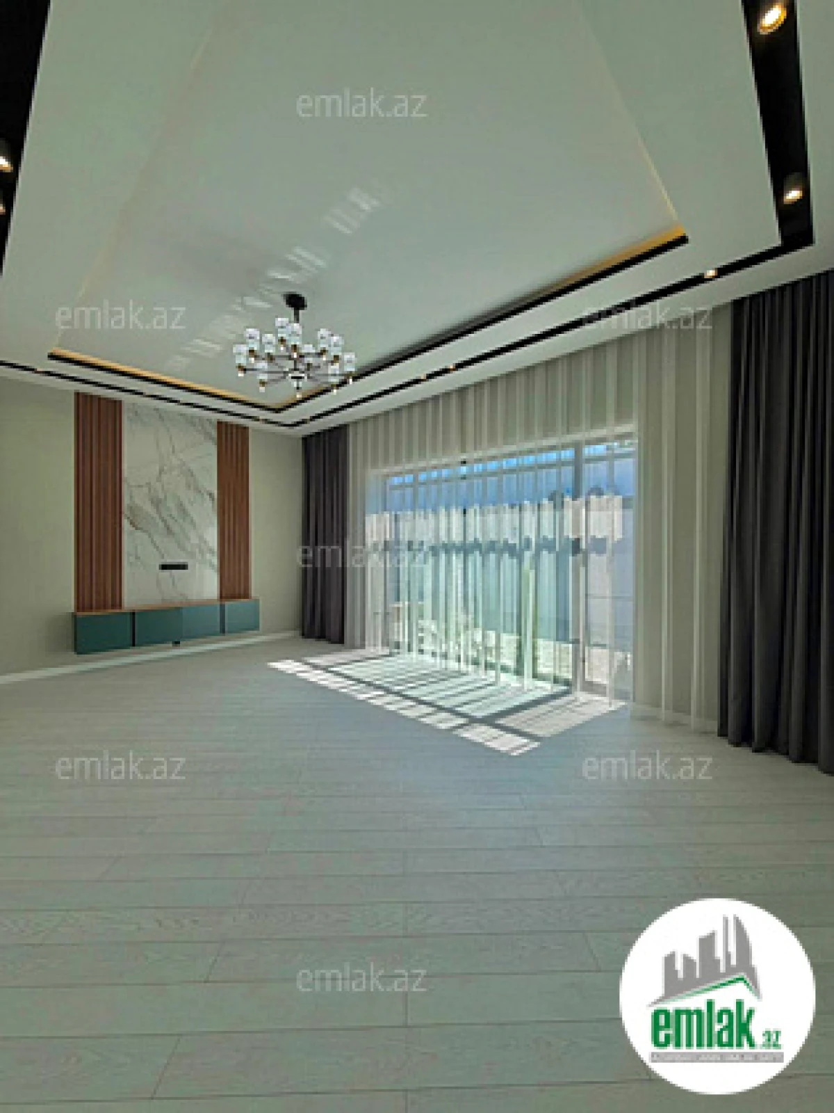 Satılır 4 otaqlı mənzil 170 m²