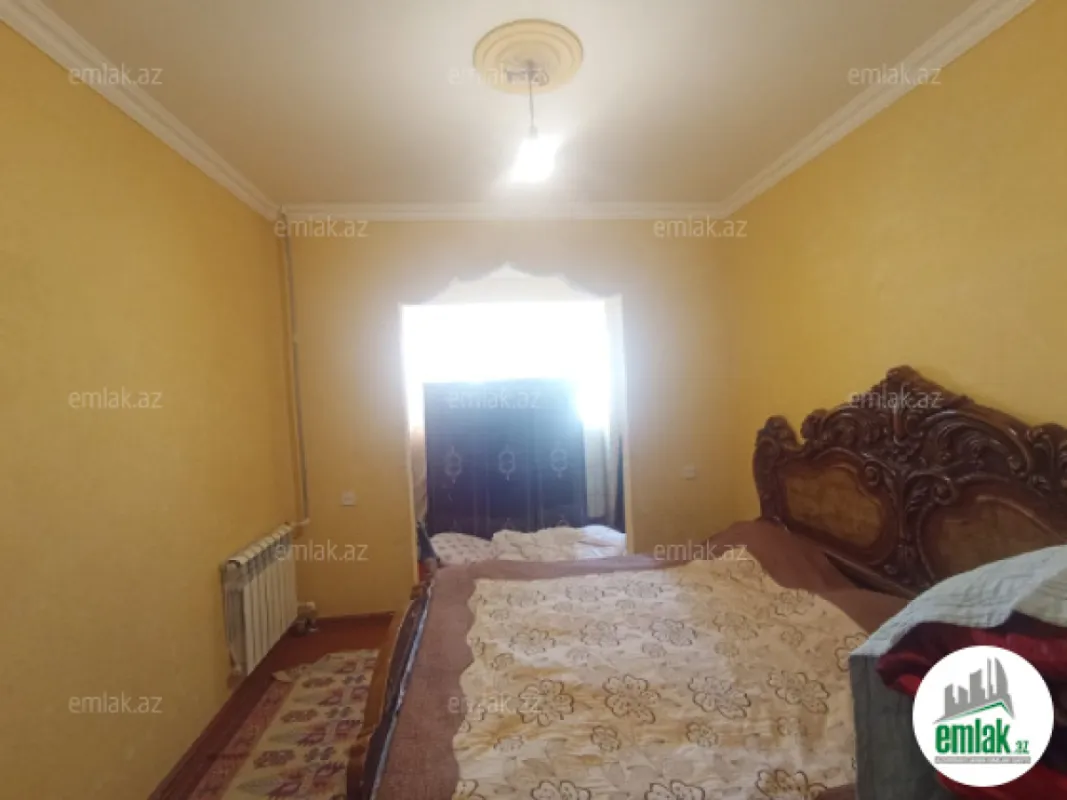 Satılır 3 otaqlı köhnə tikili 64 m²