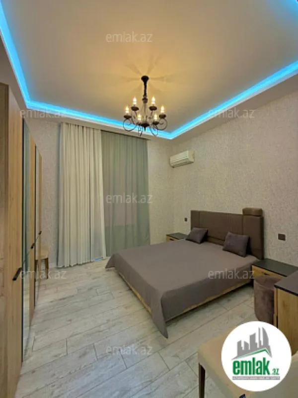 Satılır 4 otaqlı mənzil 170 m²