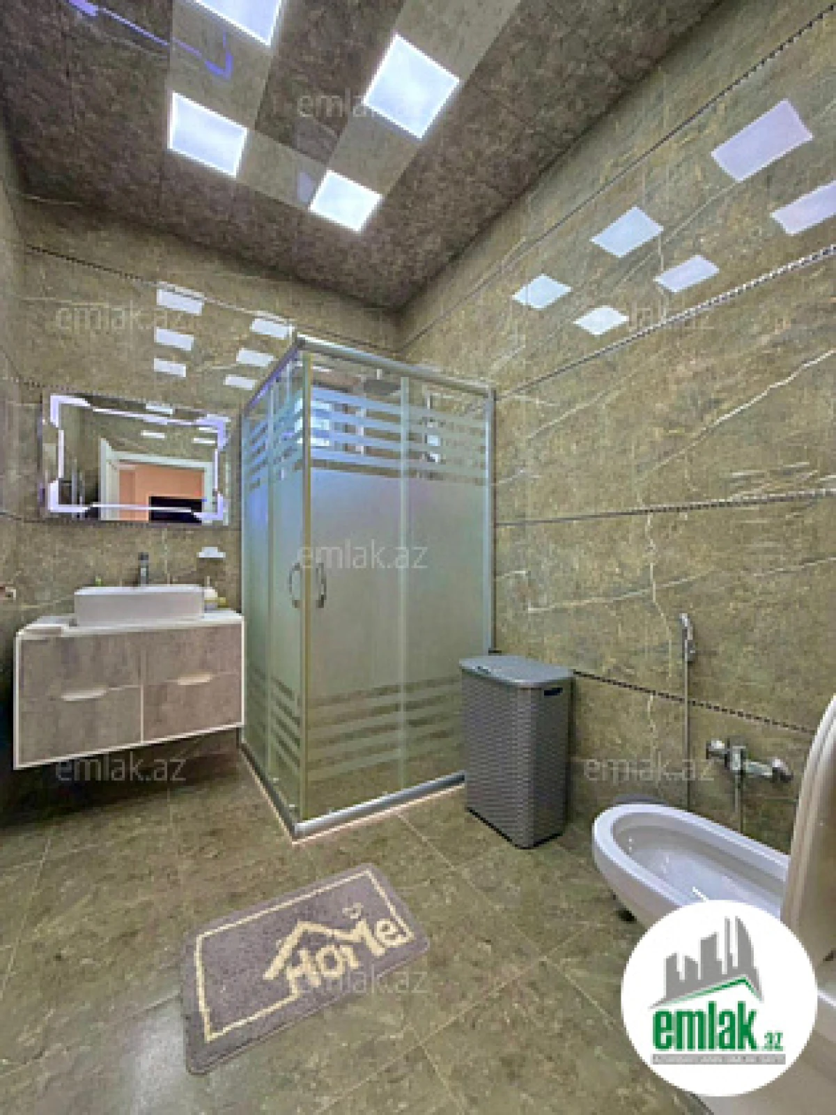 Satılır 4 otaqlı mənzil 170 m²