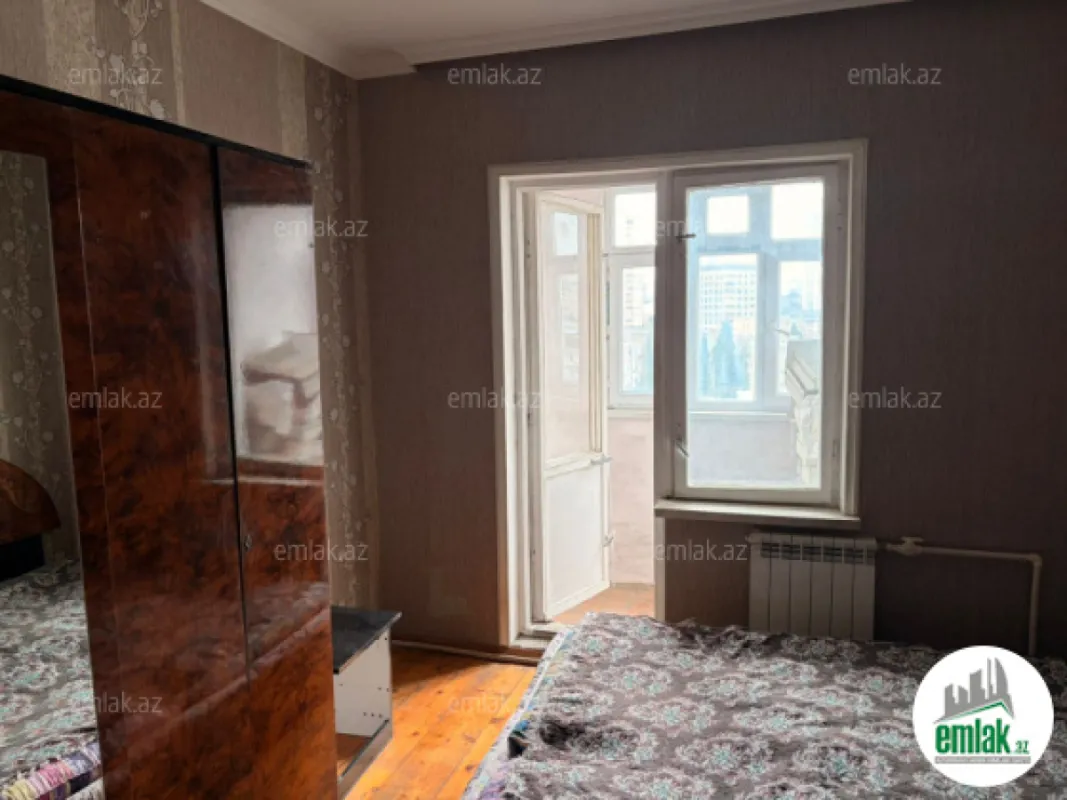 Satılır 2 otaqlı köhnə tikili 70 m²