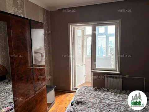 Satılır 2 otaqlı köhnə tikili 70 m²