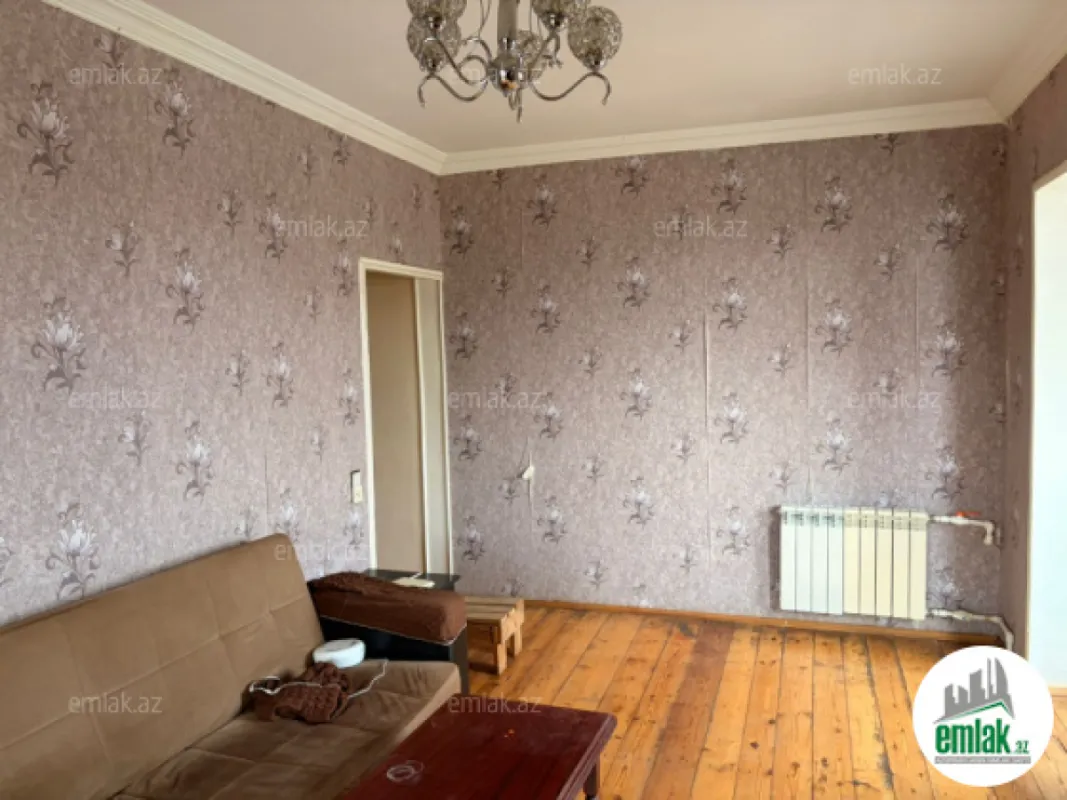 Satılır 2 otaqlı köhnə tikili 70 m²