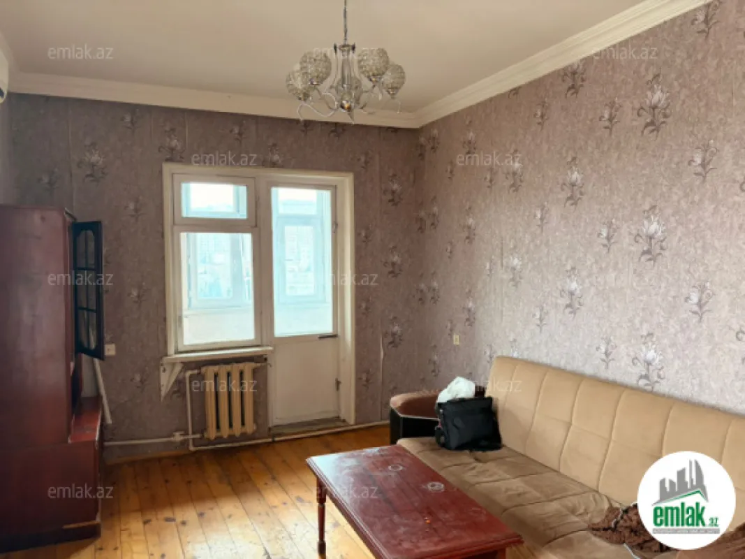 Satılır 2 otaqlı köhnə tikili 70 m²