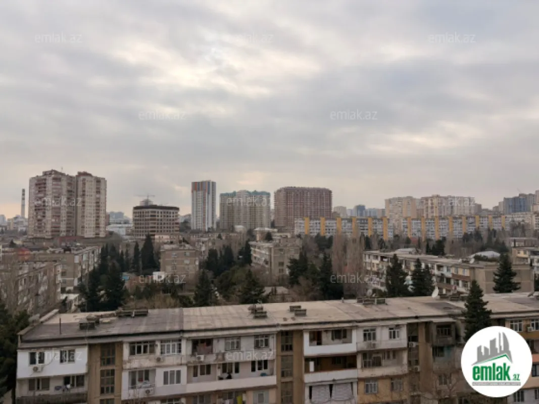 Satılır 2 otaqlı köhnə tikili 70 m²