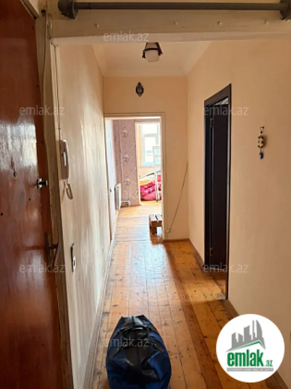 Satılır 2 otaqlı köhnə tikili 70 m²