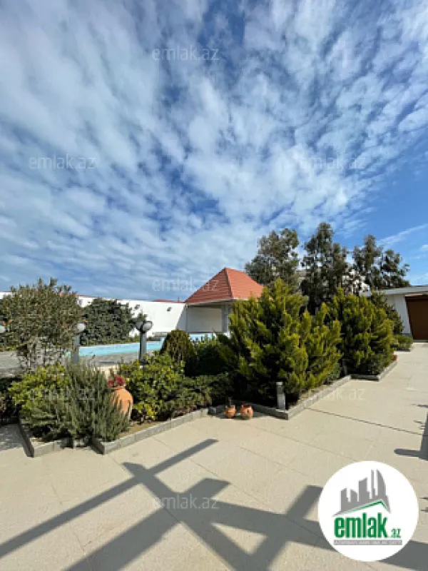 Satılır 4 otaqlı mənzil 250 m²