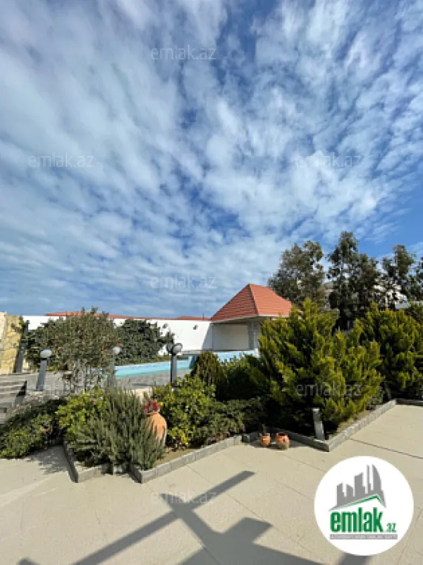 Satılır 4 otaqlı mənzil 250 m²