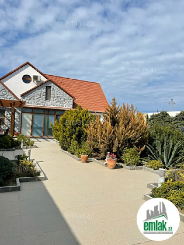 Satılır 4 otaqlı mənzil 250 m²