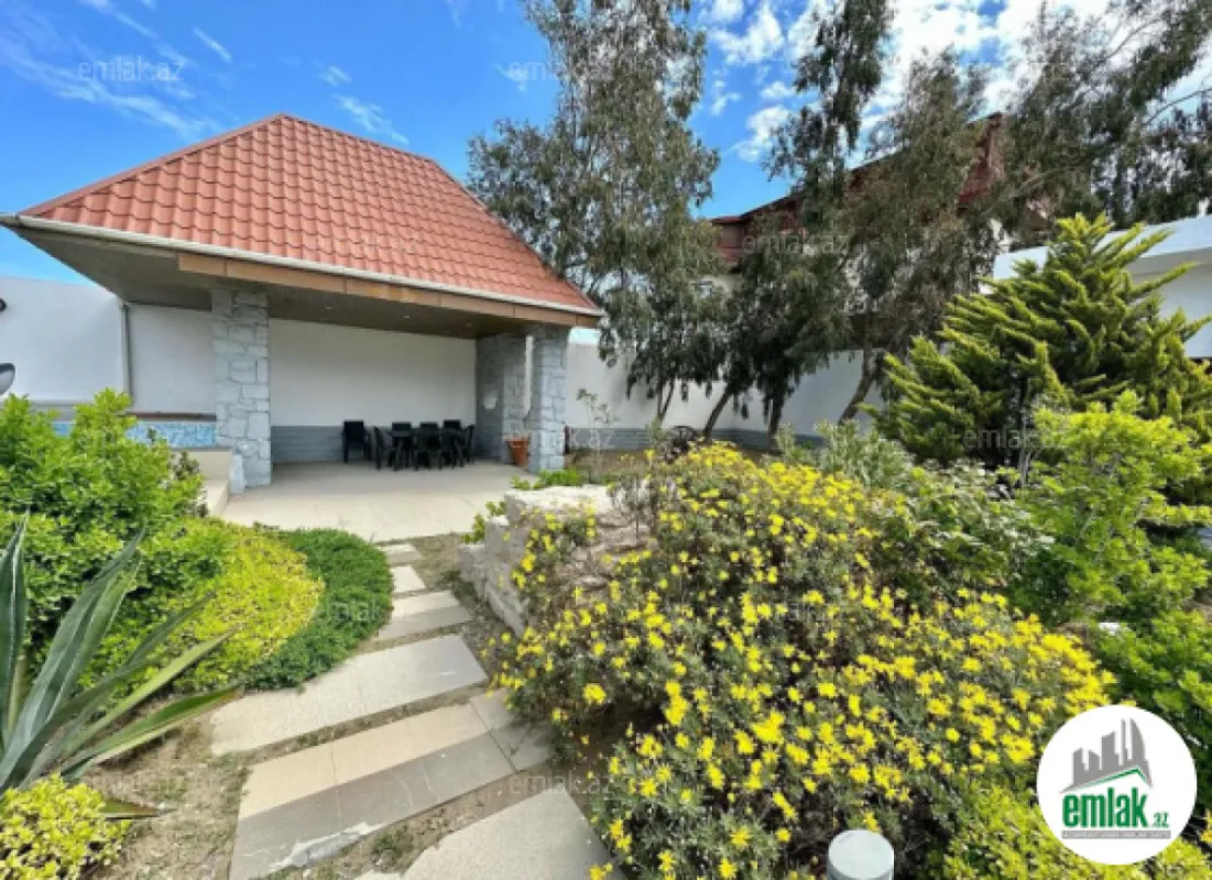 Satılır 4 otaqlı mənzil 250 m²