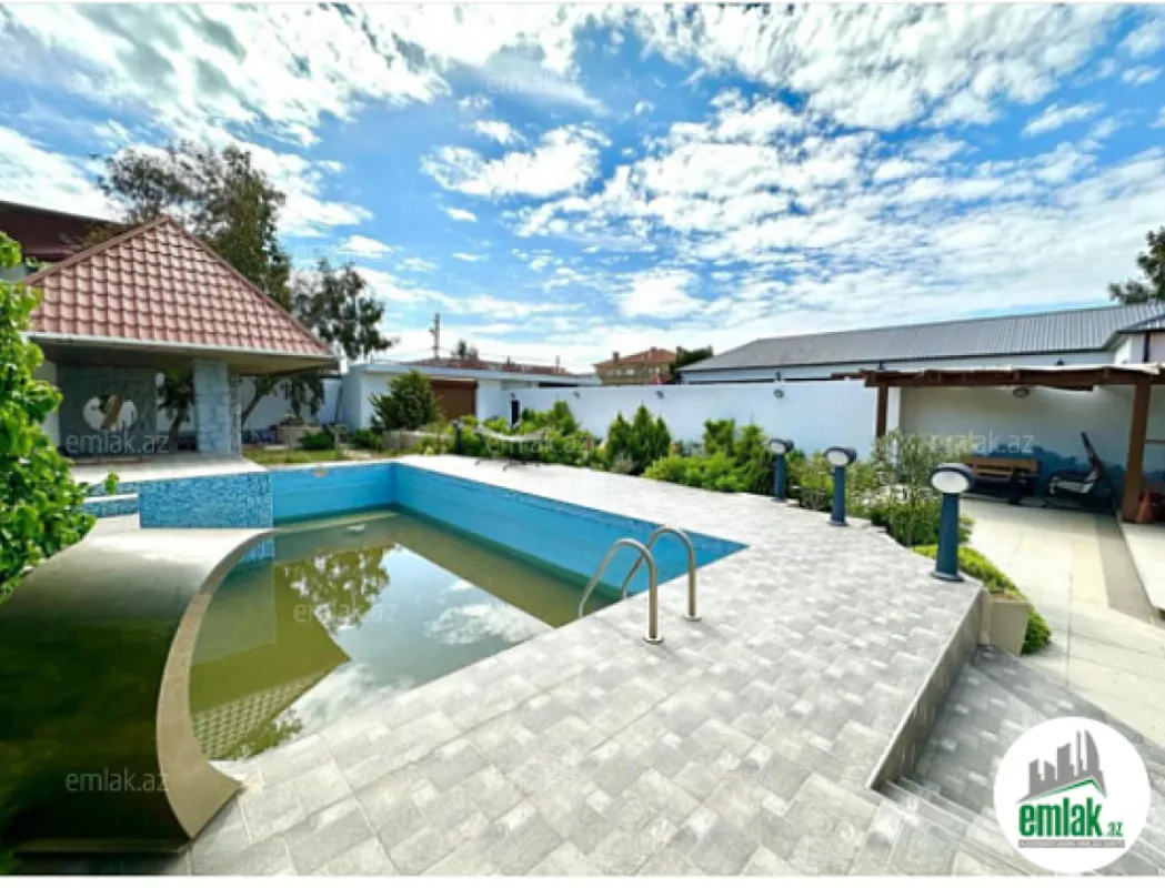 Satılır 4 otaqlı mənzil 250 m²