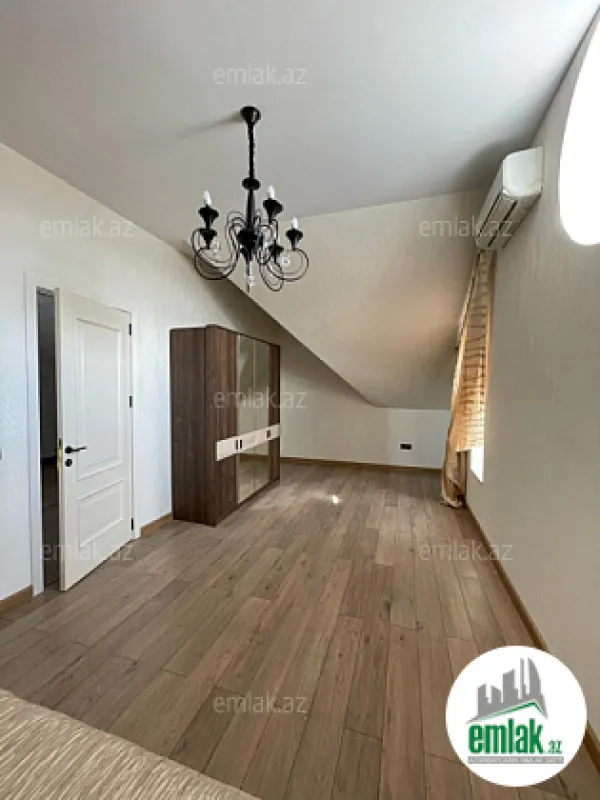 Satılır 4 otaqlı mənzil 250 m²