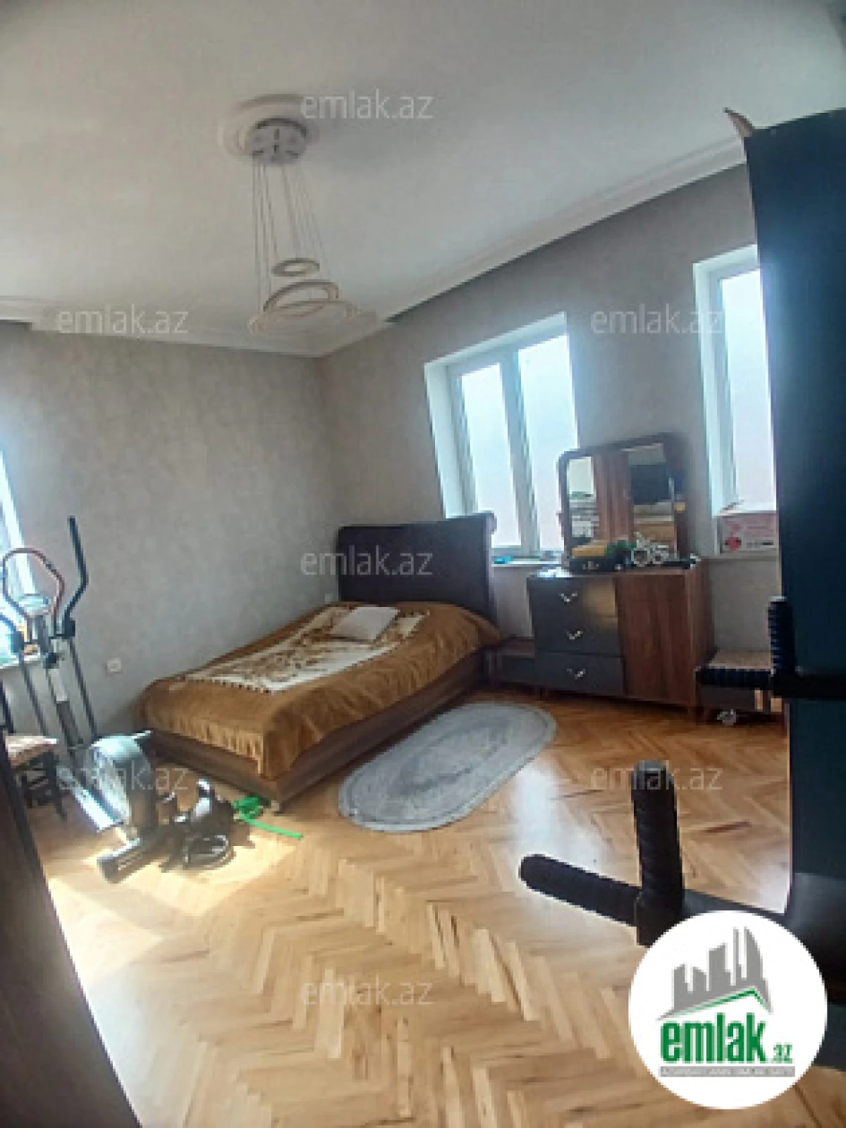 Satılır 3 otaqlı köhnə tikili 100 m²