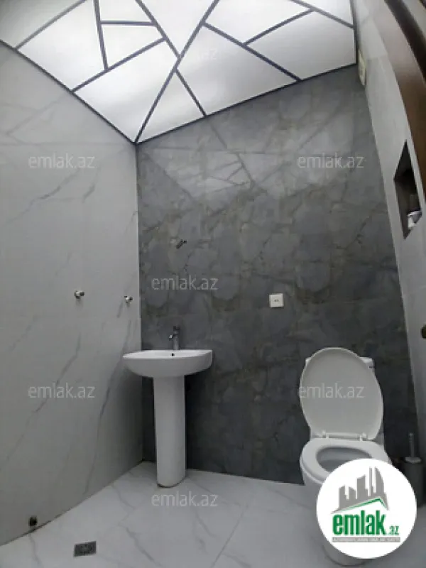 Satılır 3 otaqlı köhnə tikili 100 m²