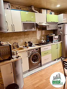 Satılır 2 otaqlı köhnə tikili 65 m²