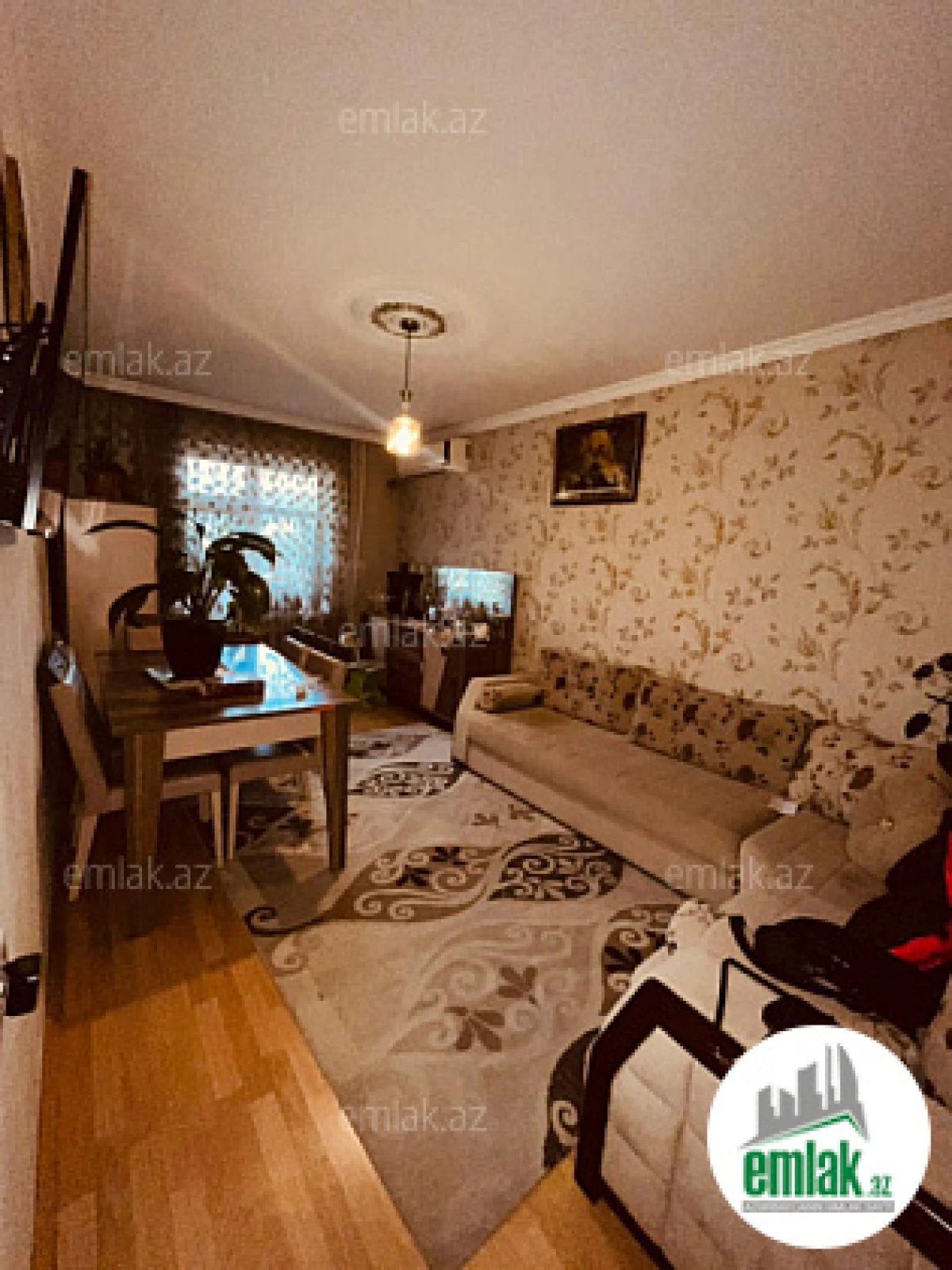Satılır 2 otaqlı köhnə tikili 65 m²