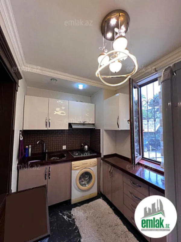 Satılır 3 otaqlı köhnə tikili 50 m²