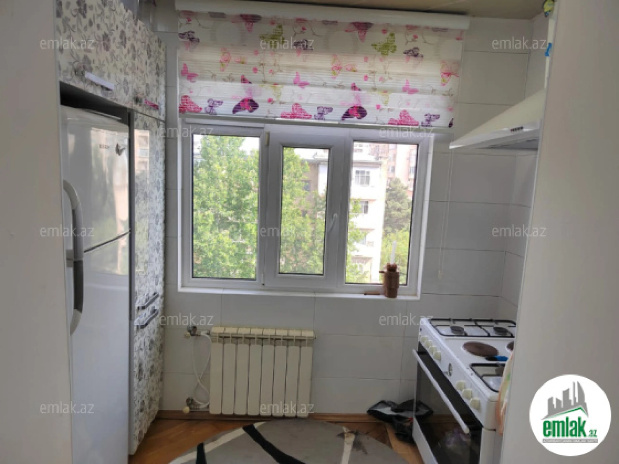 Satılır 4 otaqlı köhnə tikili 100 m²