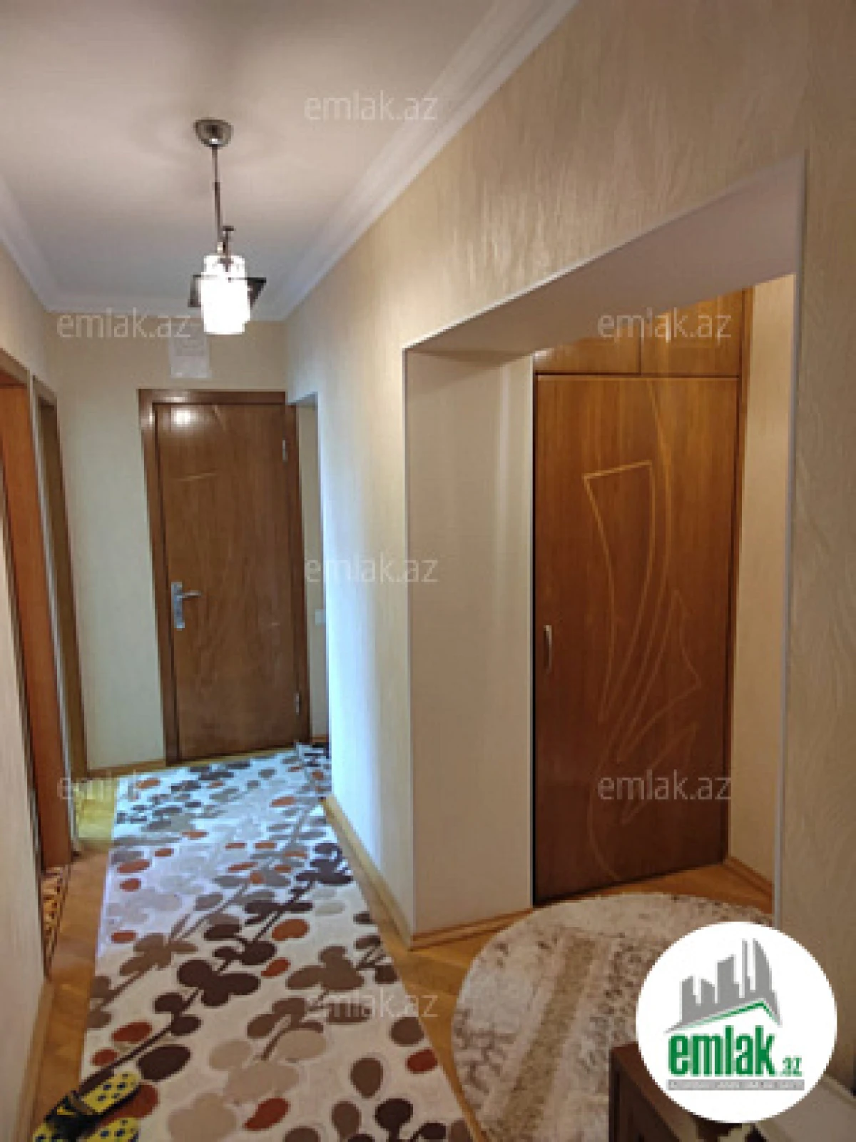 Satılır 4 otaqlı köhnə tikili 100 m²