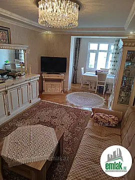 Satılır 4 otaqlı köhnə tikili 100 m²