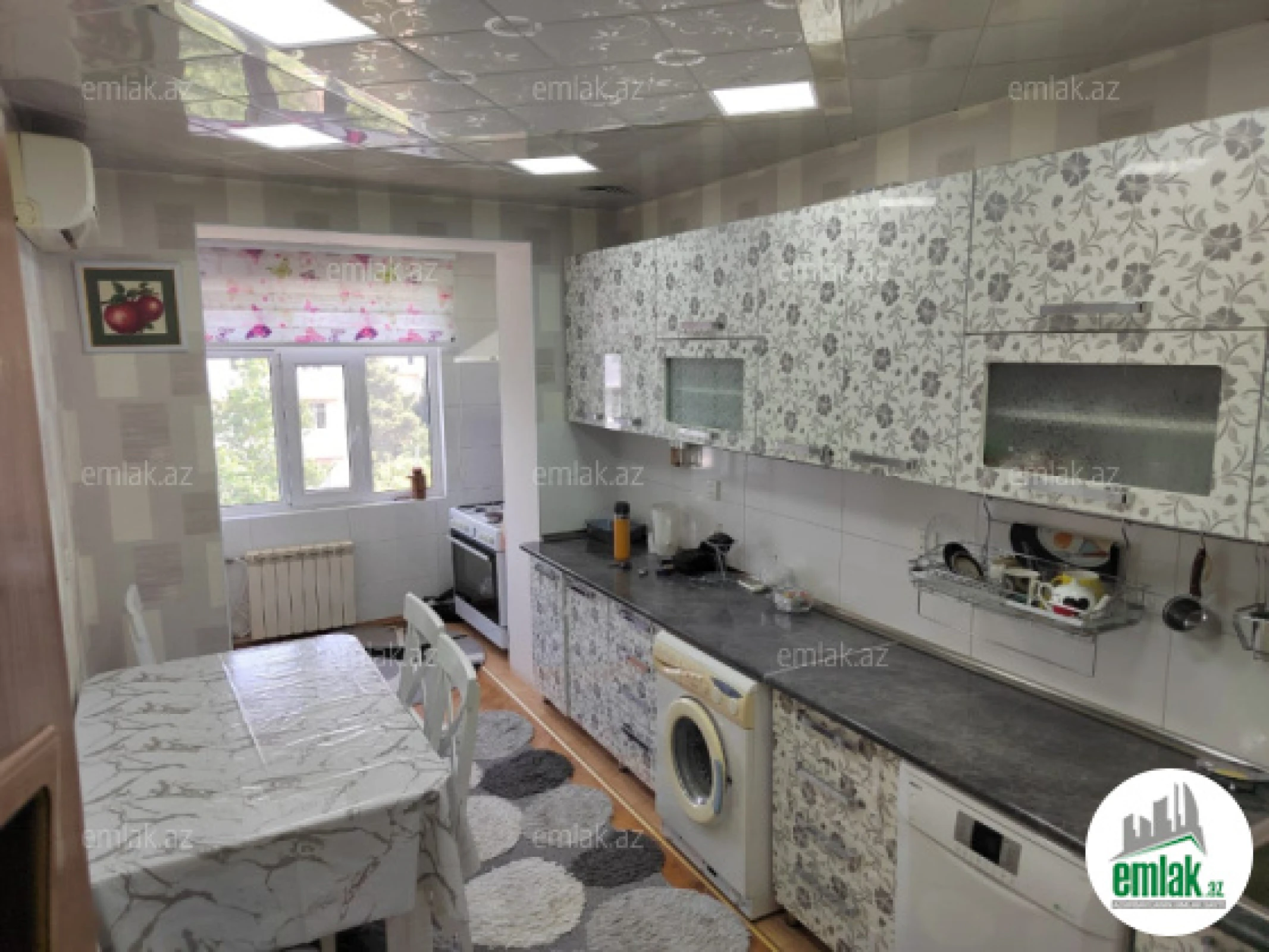 Satılır 4 otaqlı köhnə tikili 100 m²