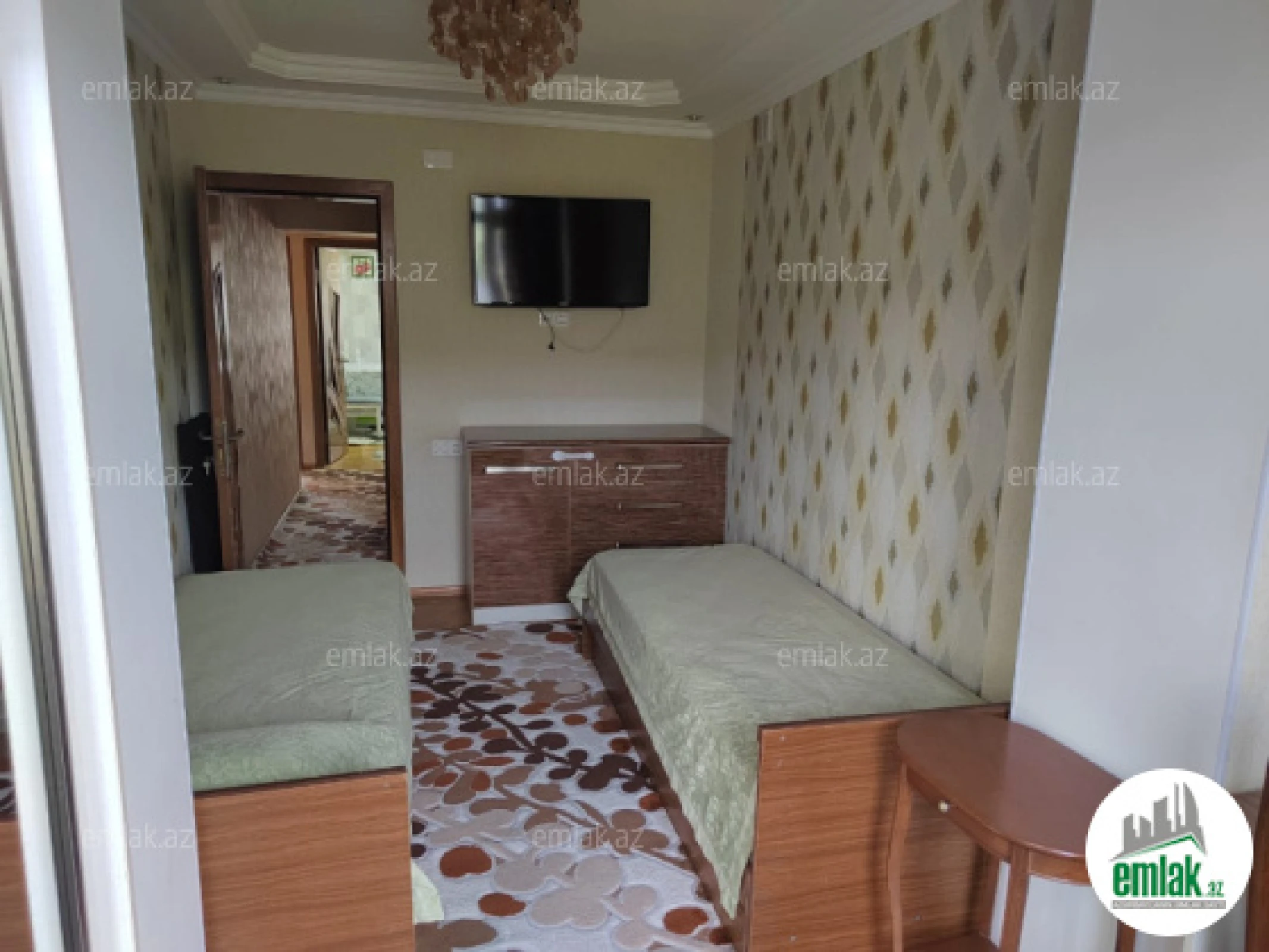 Satılır 4 otaqlı köhnə tikili 100 m²