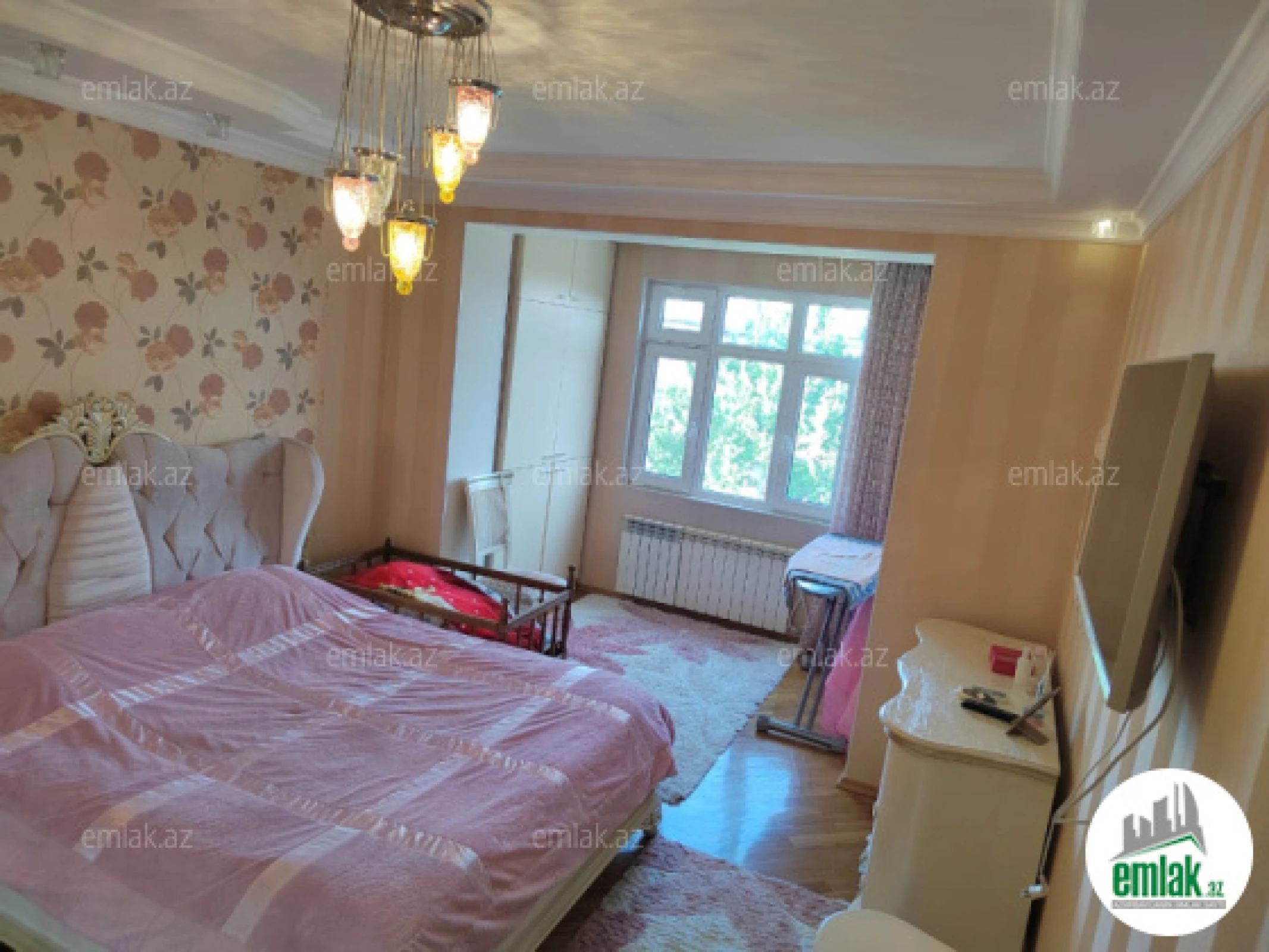 Satılır 4 otaqlı köhnə tikili 100 m²