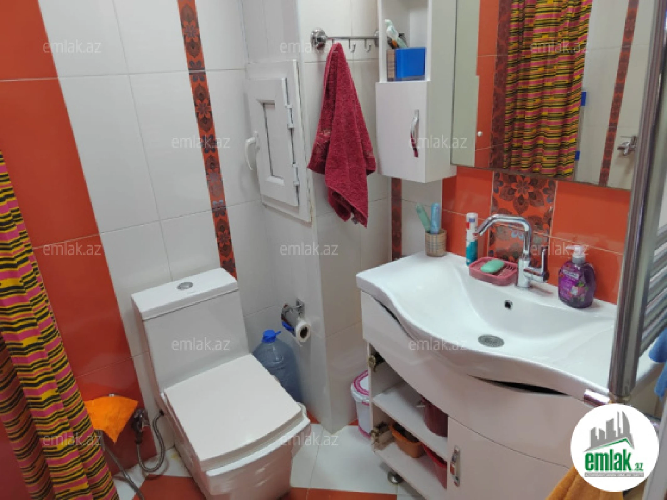 Satılır 4 otaqlı köhnə tikili 100 m²